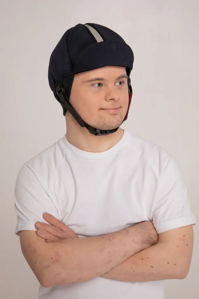 Hardy_Navy_Medical Grade Fashionable Helmet_Adult Male_Studio_High res_17.webp