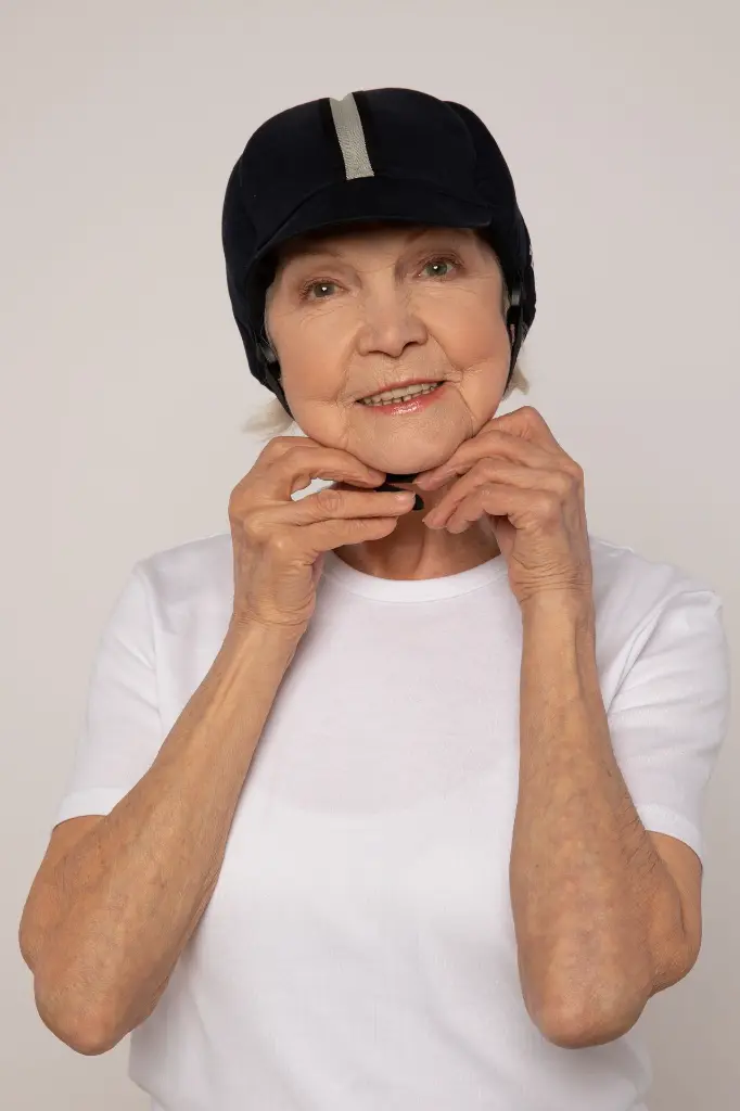 Hardy_Navy_Medical Grade Fashionable Helmet_Senior Female_Studio_High res_32.webp