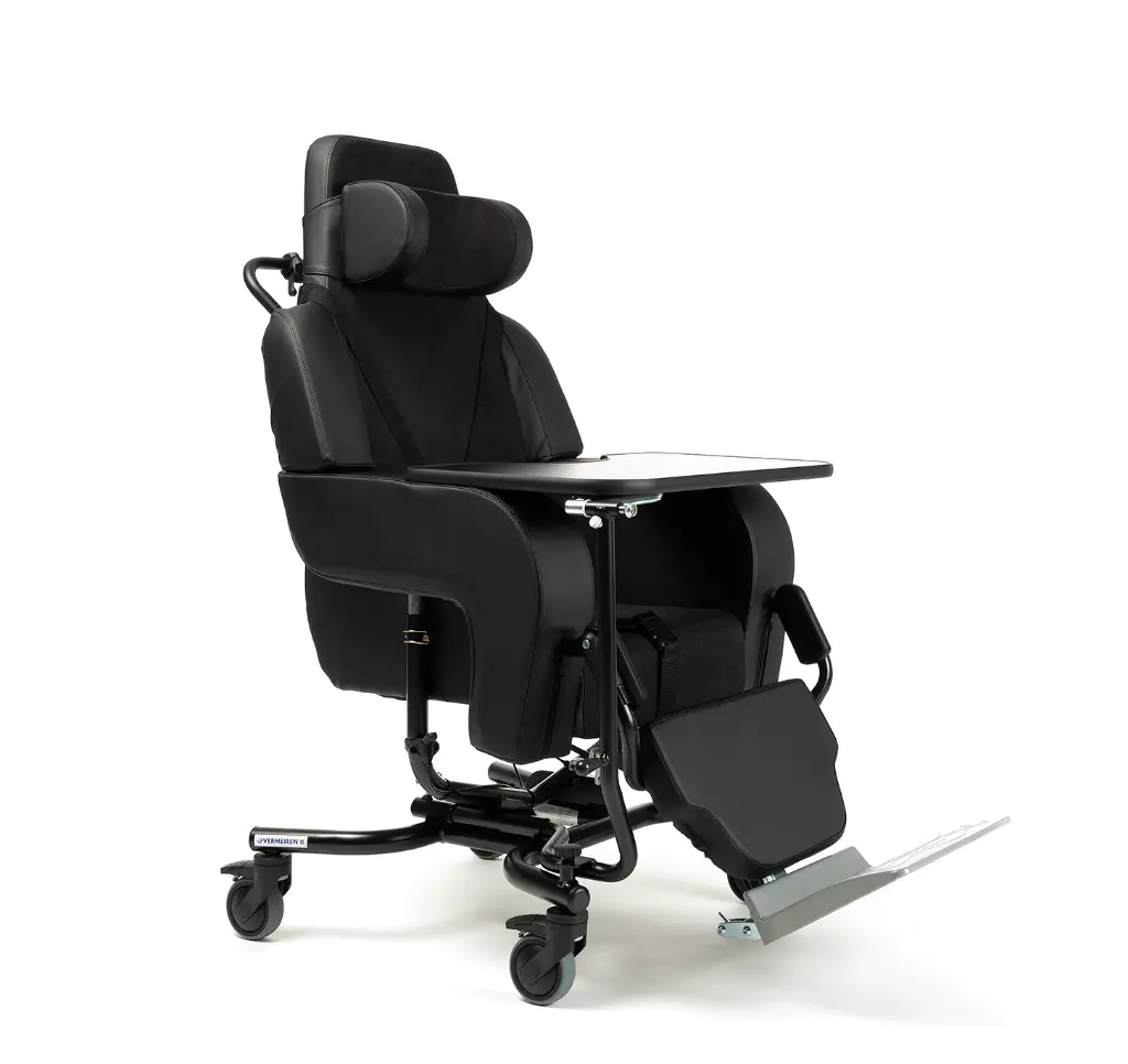 Altitude black - 3Q view - Table.webp