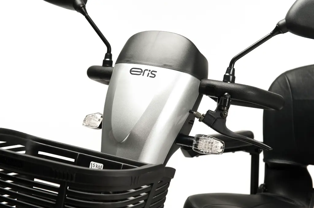 Eris - detail front console.webp