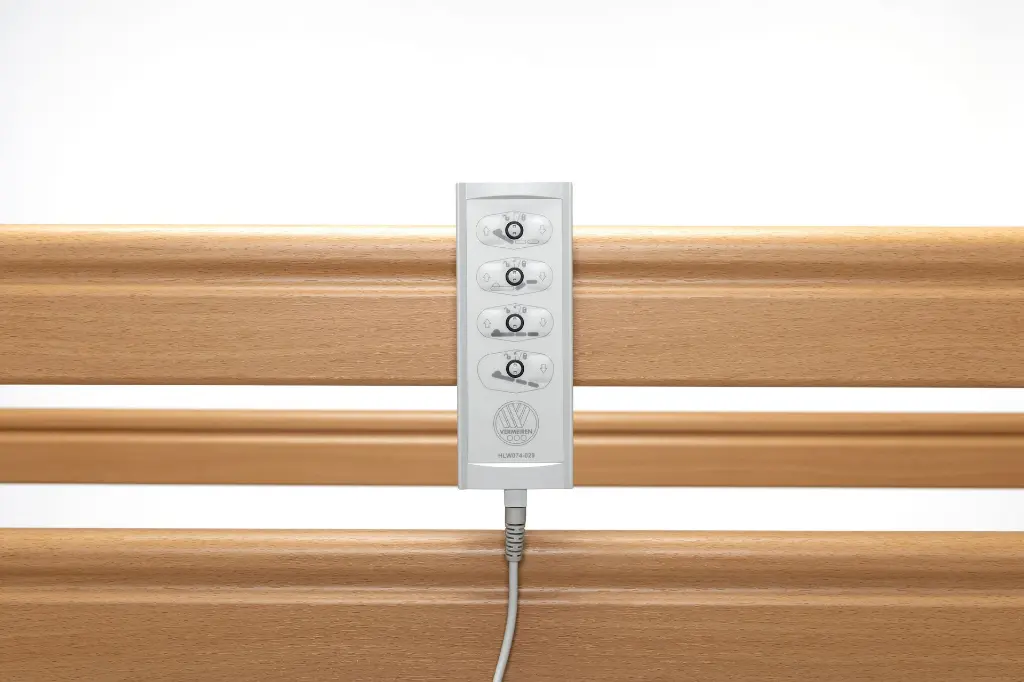 Club - Controller detail.webp