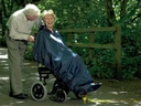 Rollstuhlponcho bis zu den Füßen