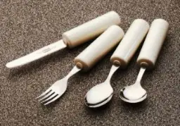 jeu de 4 (couteau, fourchette, cuillère et cuillère ronde)