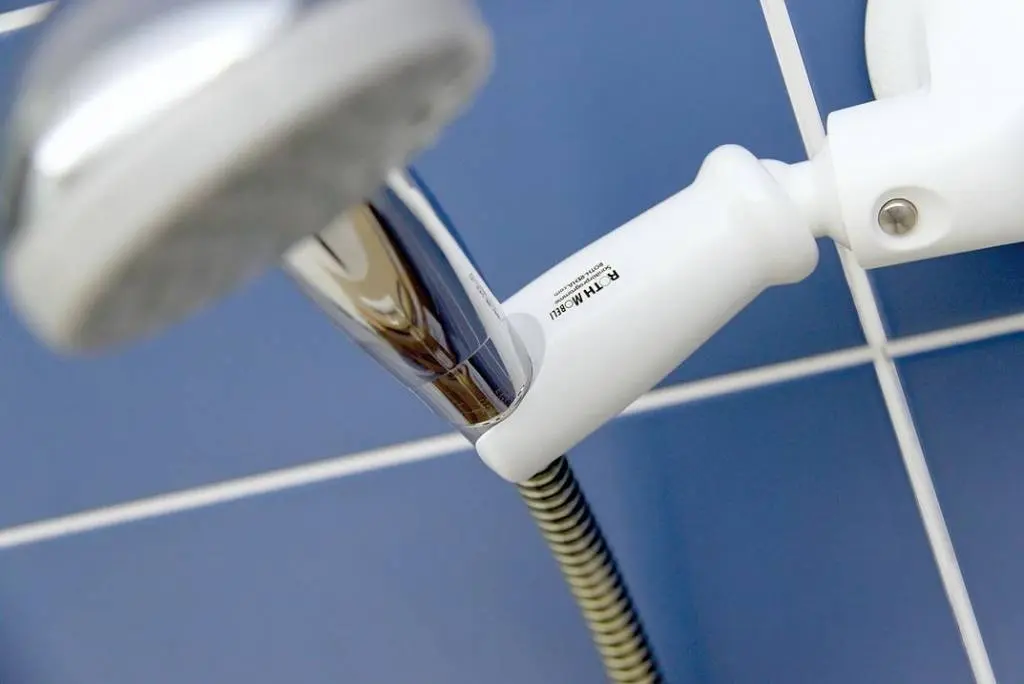Support pomme de douche sur ventouse Mobeli®