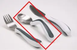 cuillère courbée pour la main droite