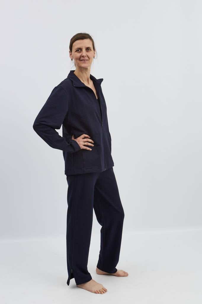 Navy blue rehabilitation pants with zipper in the side seams