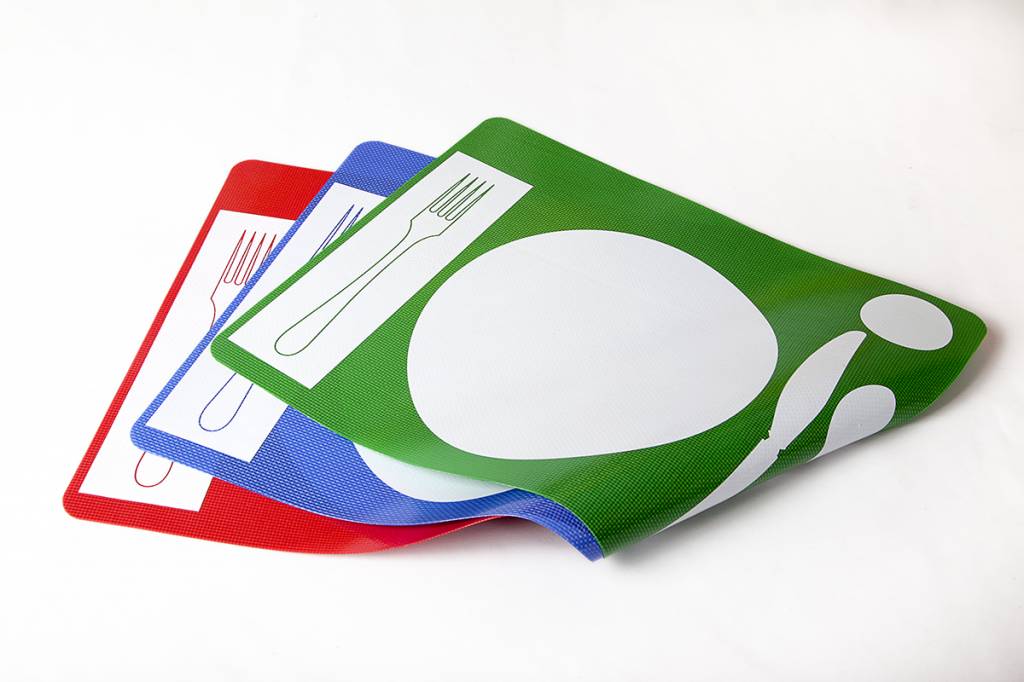 Non-slip place mat with high contrast icons