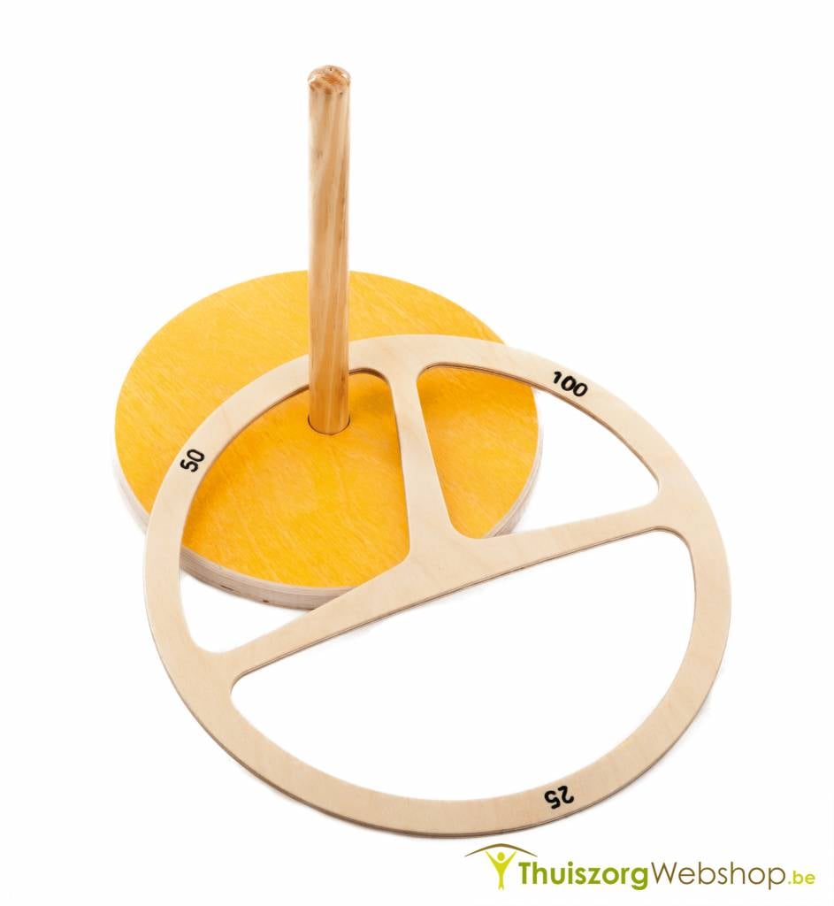 Throwing game with wooden ring 