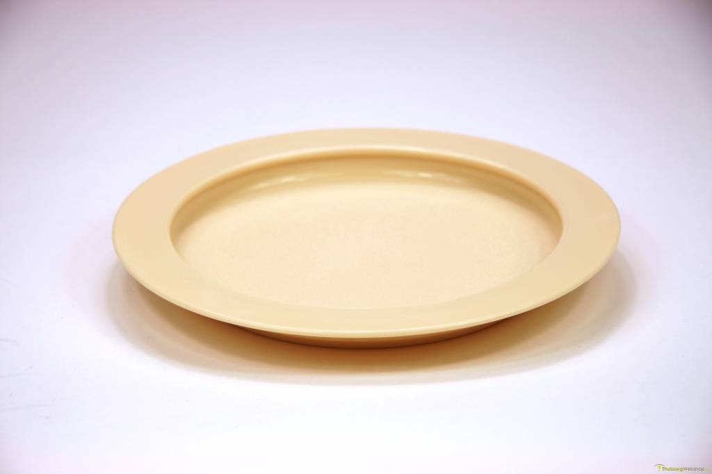 Assiette ronde avec bord relevé