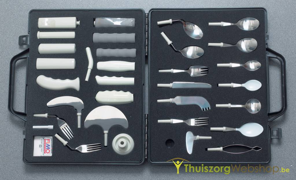 Suitcase with adapted cutlery 32 pieces