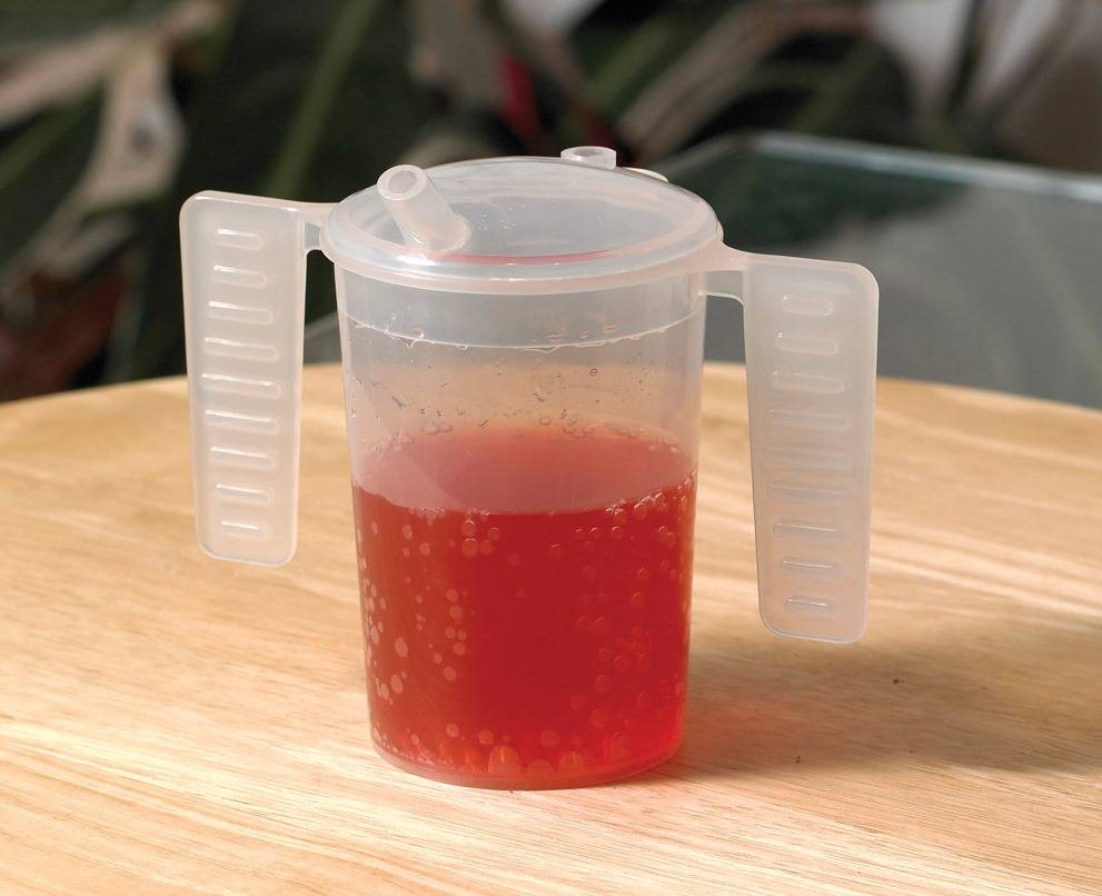 Beker met 2 vleugel handvatten en 2 drinktuitjes