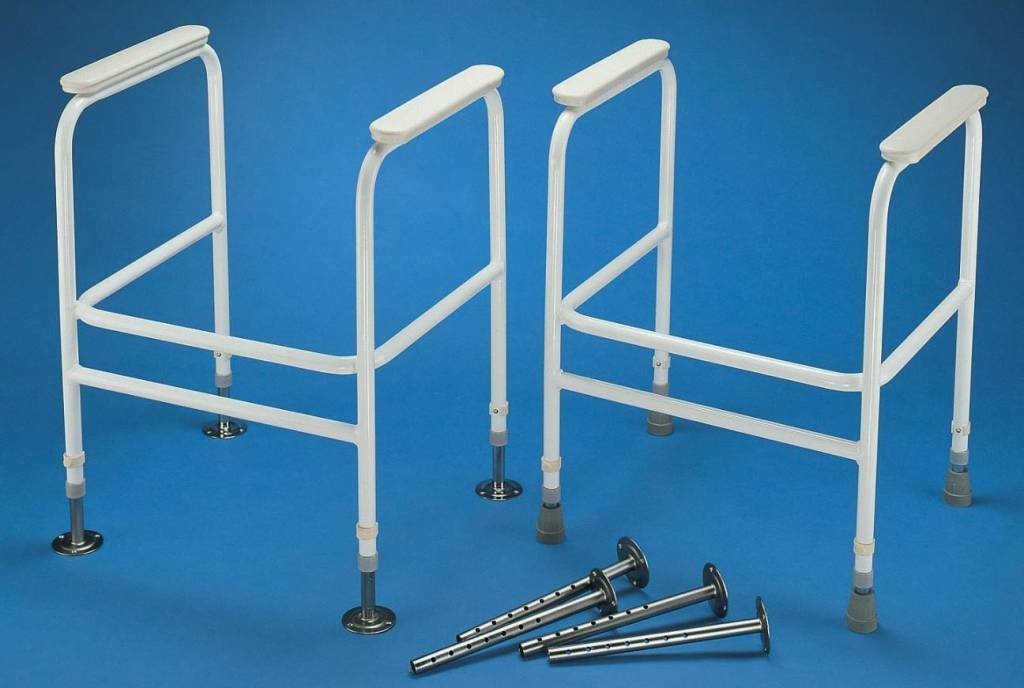 Cadre de toilettes avec fixation au sol pour éviter tout glissement