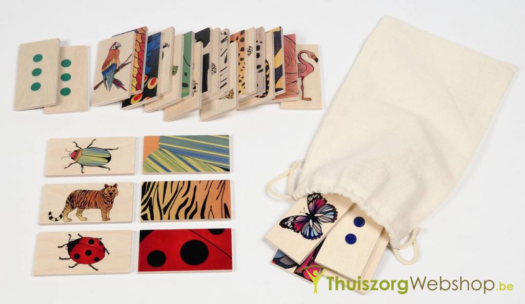 Figuur en achtergrond: thema dieren Animaldress