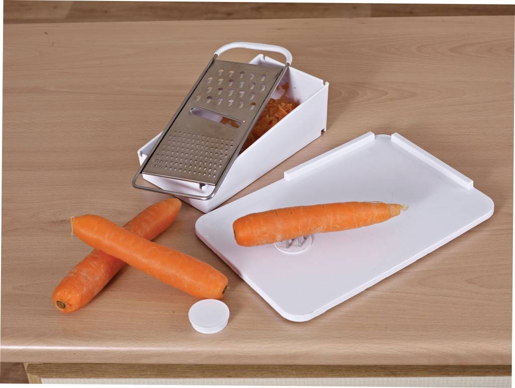 Planche à sandwich avec broches de fixation et râpe