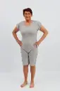 Body met korte pijpen en ritssluiting op de rug en tussen de benen