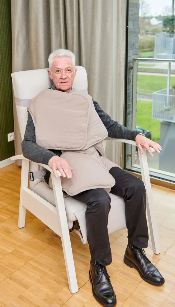 Rest blanket with slightly weighted side strips on the upper leg, waist, and shoulder