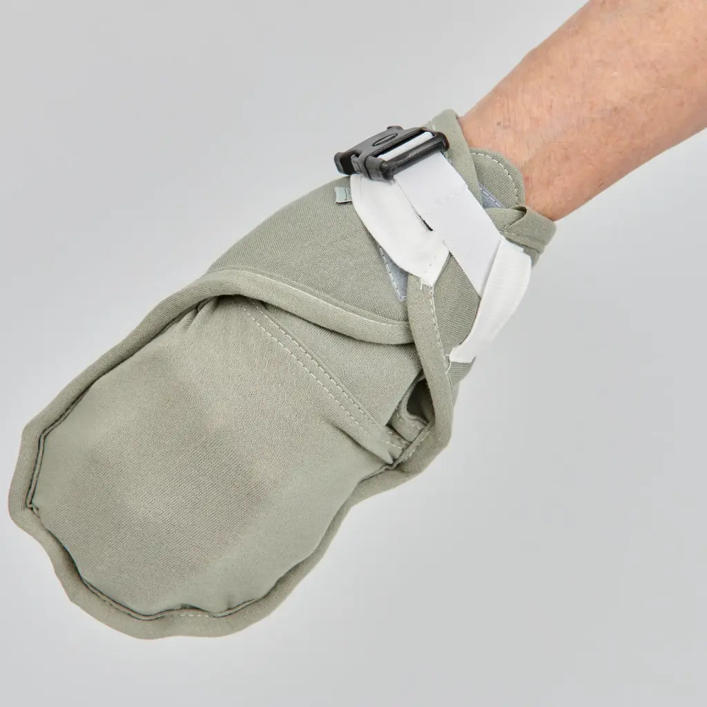 Scratch mitt with extra padding in the palm (per pair)