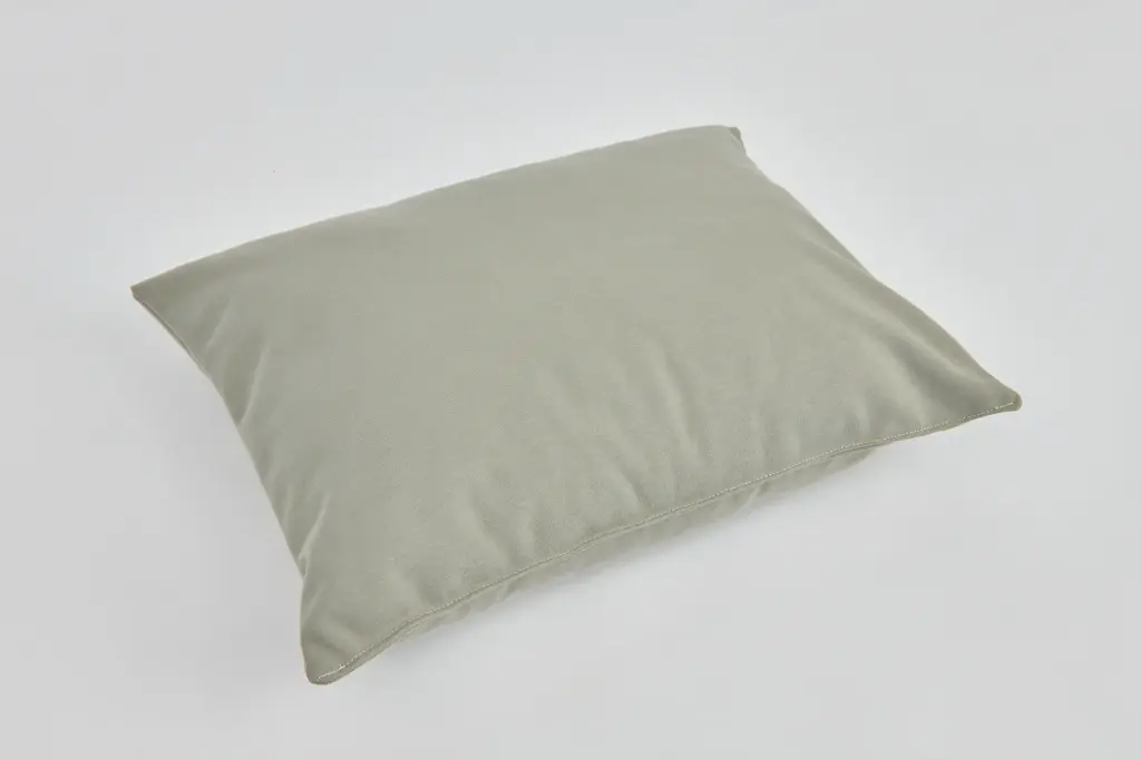 Fire-retardant anti-tear cushion