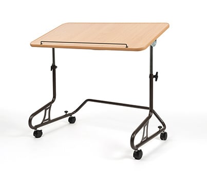 Inclinable table on wheels