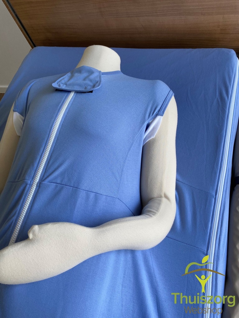 Integrated nursing blanket without sleeves with or without center zipper