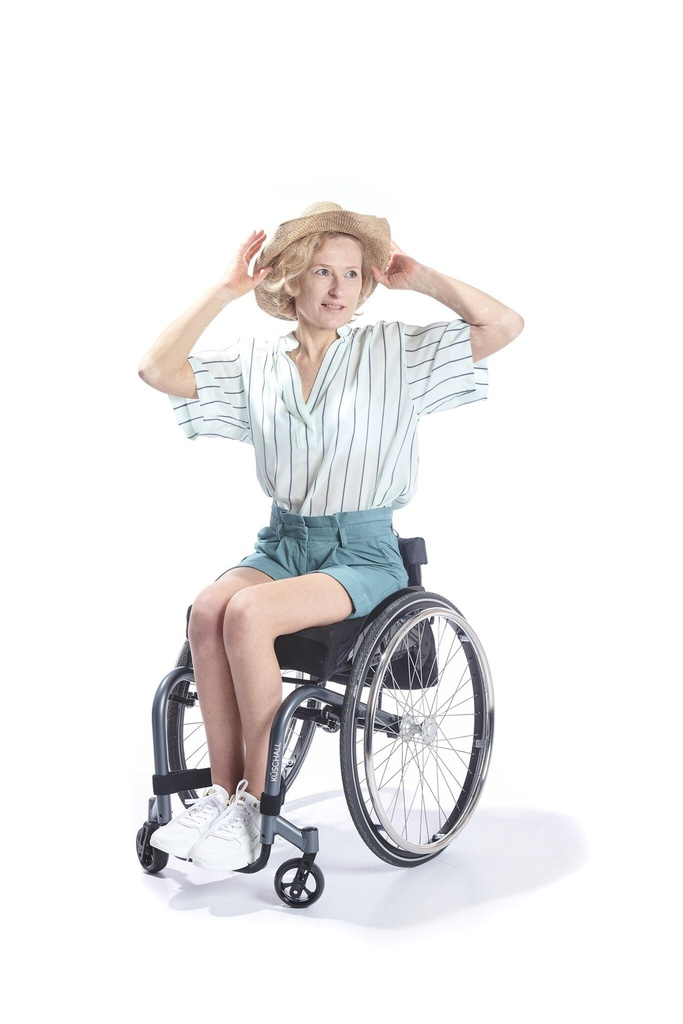 Wheelchair shorts with hook and eye - green cotton