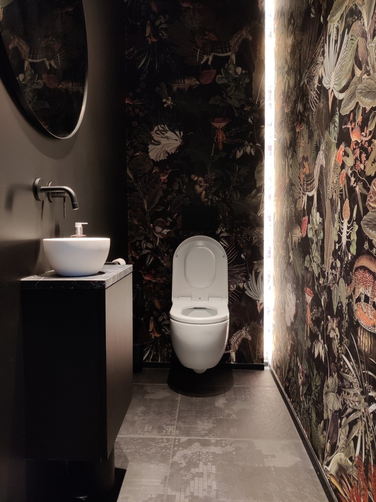 WC-Sitz mit integrierter Geruchsabsaugung
