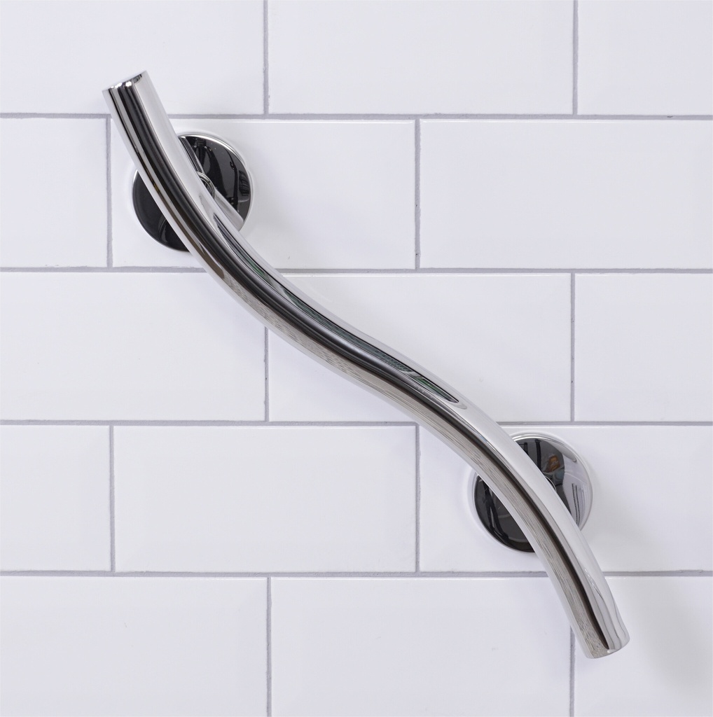 Luxuriöser, geschwungener Edelstahlgriff mit polierter Oberfläche