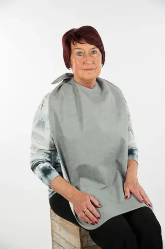 Lätzchen aus grauem Frottee