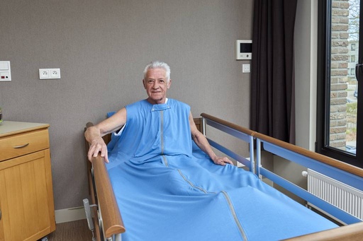 Nursing blanket as fitted sheet over the mattress for restless sleepers